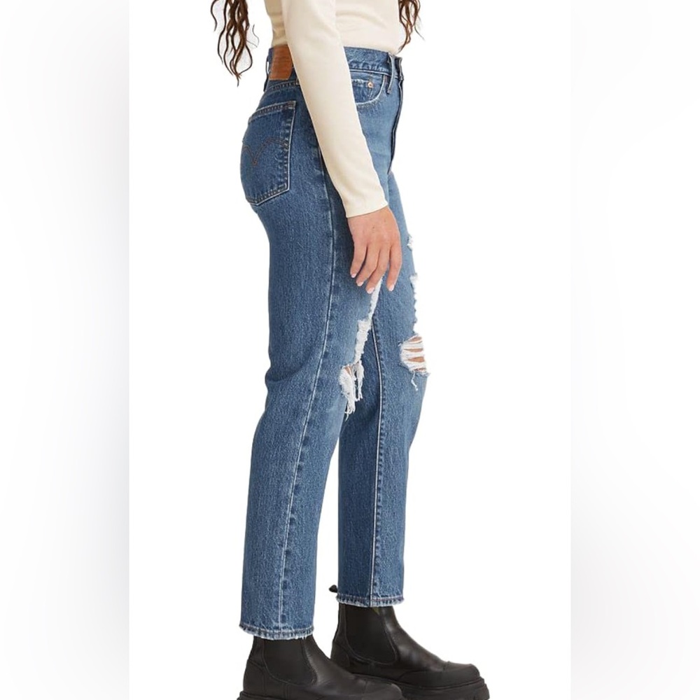 Levi’s Wedgie Straight Jean Size 28